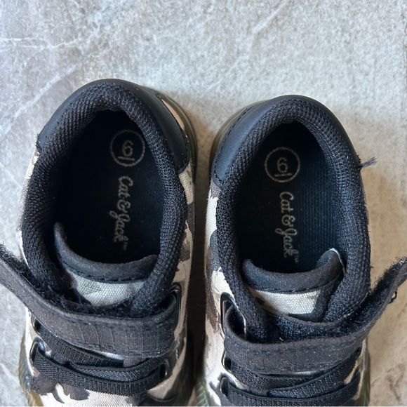 Cat & Jack Toddler Boy Camo Slip On Sneakers, Size 6 - Picture 9 of 11